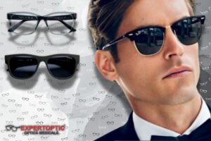 barbat-care-poarta-ochelari