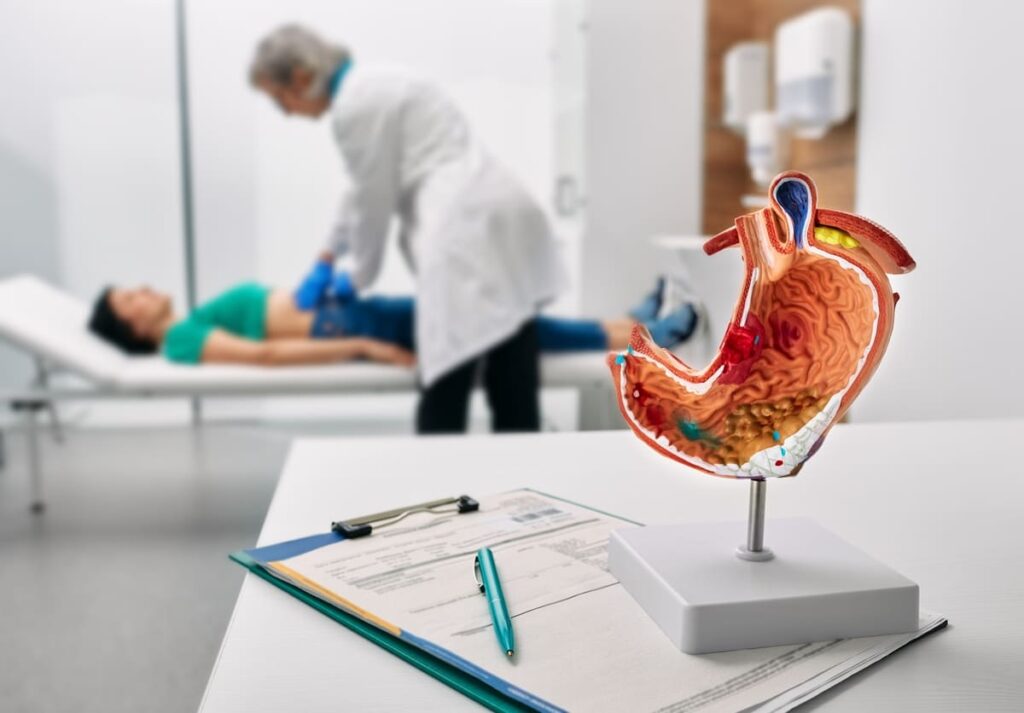 Afla ce intrebari sa pui unui medic gastroenterolog in Bacau pentru a alege specialistul potrivit nevoilor tale.